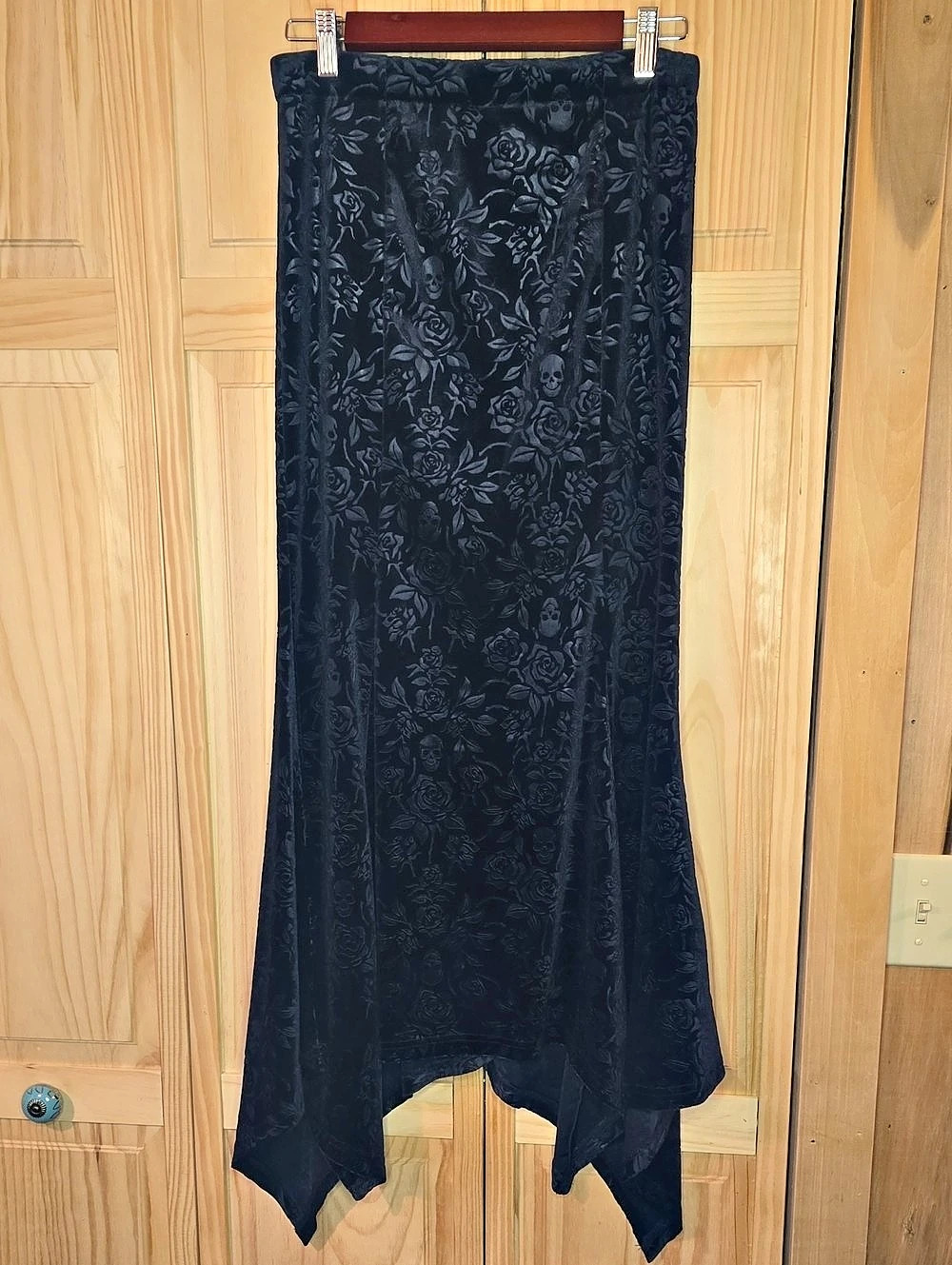 Killstar Roses Are Dead Maxi Skirt Skulls Black Medium